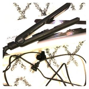 L’ange Hair Straightner